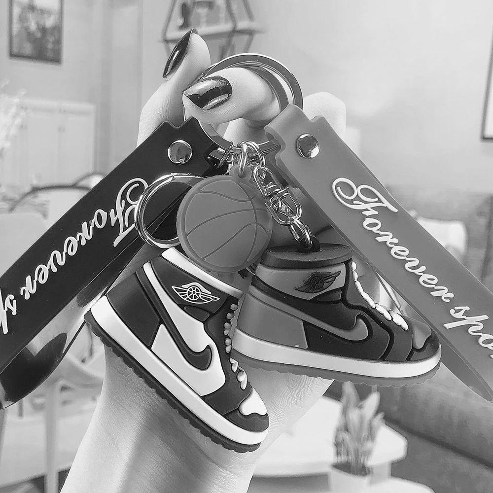 Giá Đỡ Chìa Khóa / Ba Lô / Túi Xách Hình Giày Bóng Rổ Độc Đáo Trang Trí Cho Nam Và Nữ