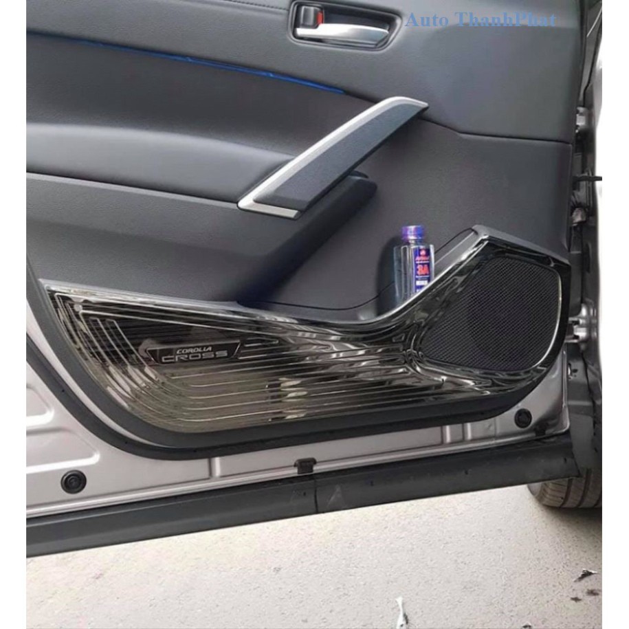 Toyota Cross, Ốp tapli trang trí bảo vệ cánh cửa cho Toyota Corolla Cross 2020 chất liệu titan phay xước cao cấp