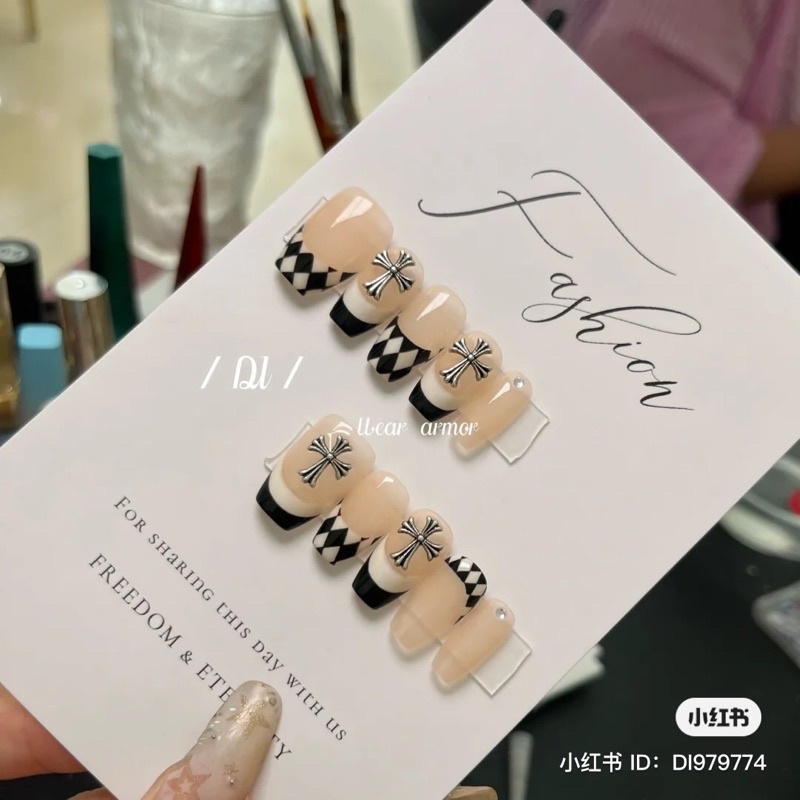 Nailbox thiết kế giá sinh viên
