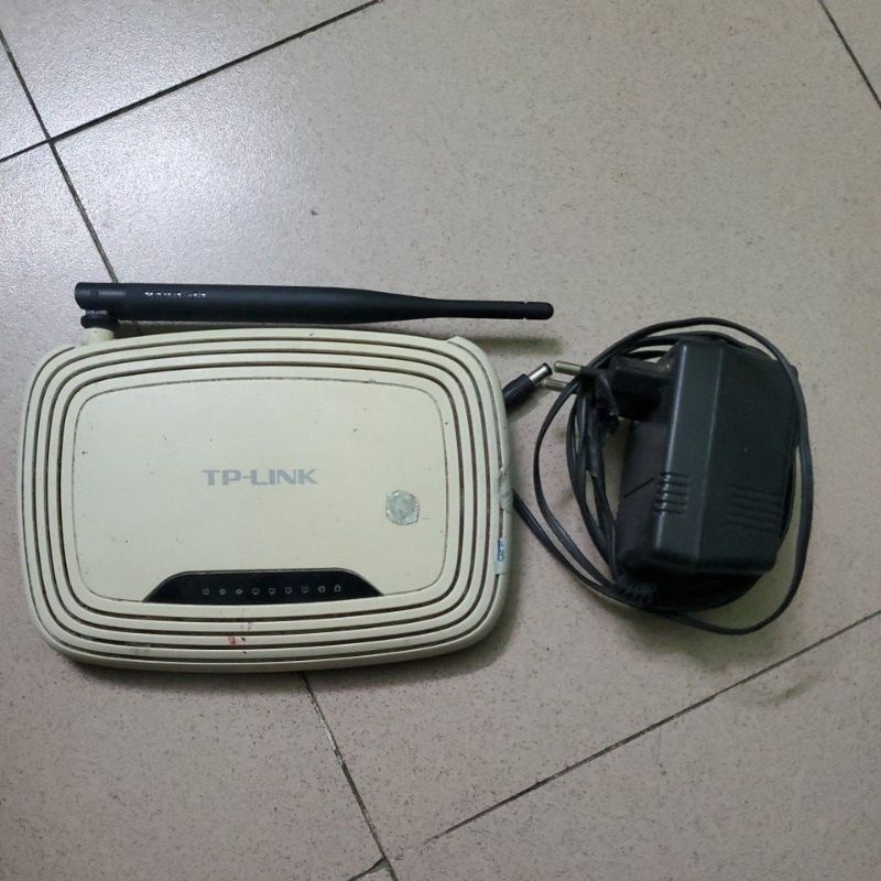 Thanh Lý Bộ Phát Router Wifi TP-LINK WR740N Một Ăng Ten, Kèm Nguồn