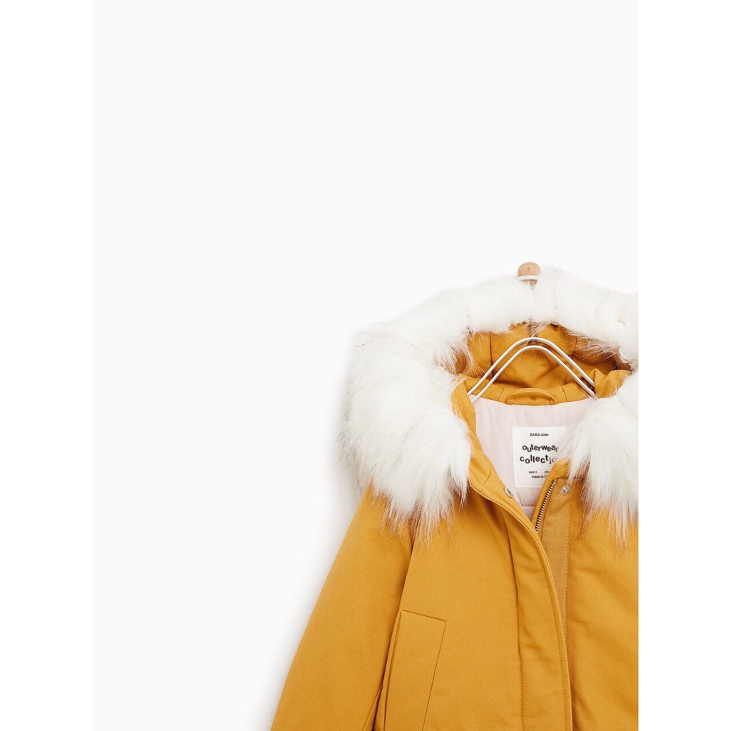 Áo phao ZARA màu vàng cho mẹ và bé