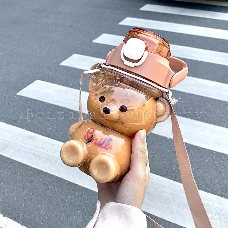 Bình đựng nước hình gấu trúc cute có dây đeo chéo và ống hút