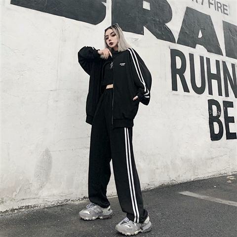 Sét Bộ Thể Thao VATI Unisex Phối 3 Sọc Bộ Thể Thao Nam Nữ Chất Cotton Co Dãn Nhẹ Form Dưới 65kg