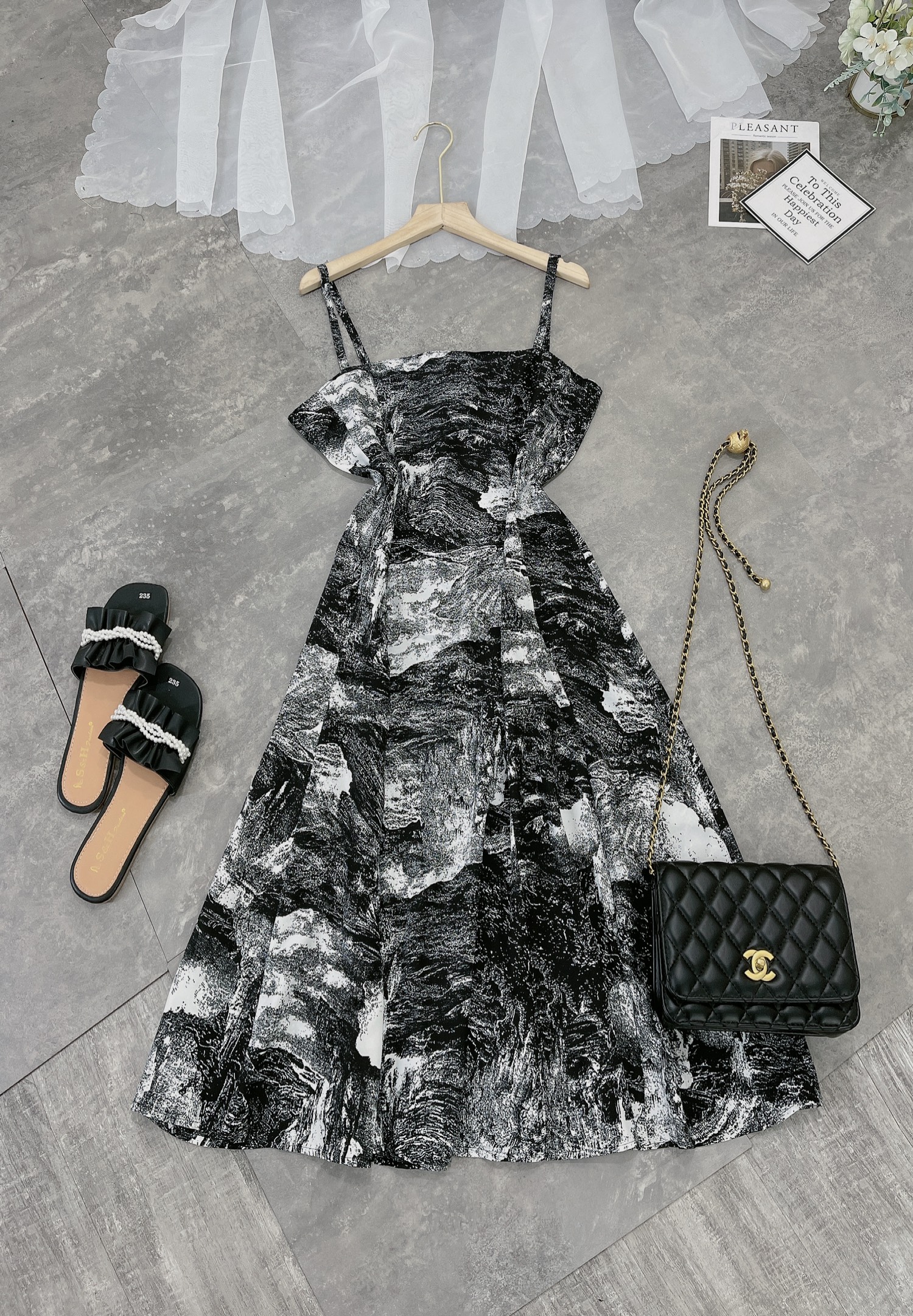 Váy Maxi Hai Dây Vân Đá 🔥 𝗠𝗔̂̃𝗨 𝗠𝗢̛́𝗜 𝗛𝗘̀ 𝟮𝟬𝟮𝟭 🔥 Họa Tiết Loang Đá, Khóa Kéo Lưng, Freesize Dưới 60kg A8 | BigBuy360 - bigbuy360.vn