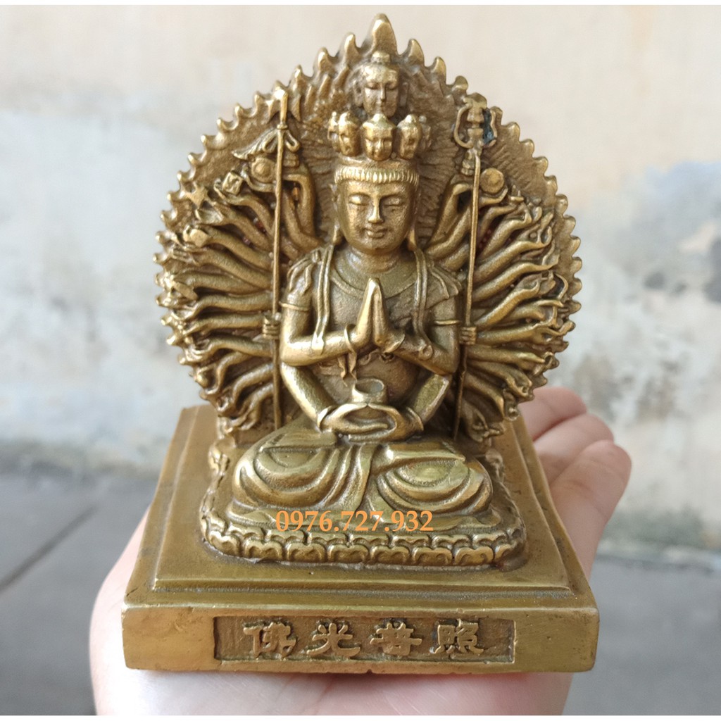 Tượng phật bà nghìn mắt nghìn tay để trên xe ô tô, tượng thiên thủ thiên nhãn