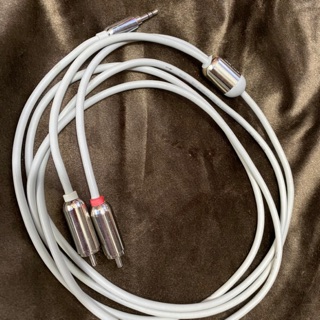 Dây 3.5 ra 2 đầu bông sen Belkin Đức hàng bãi cao cấp