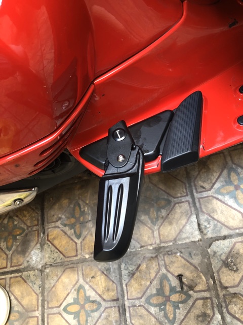 GÁC CHÂN SAU CHO XE VESPA