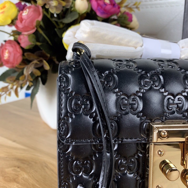 Túi xách Gucci màu đen size 20cm