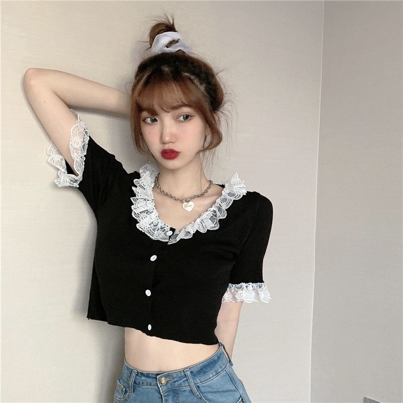 Áo Croptop Dệt Kim Tay Ngắn Cổ Chữ V Phối Ren Xinh Xắn Cho Nữ