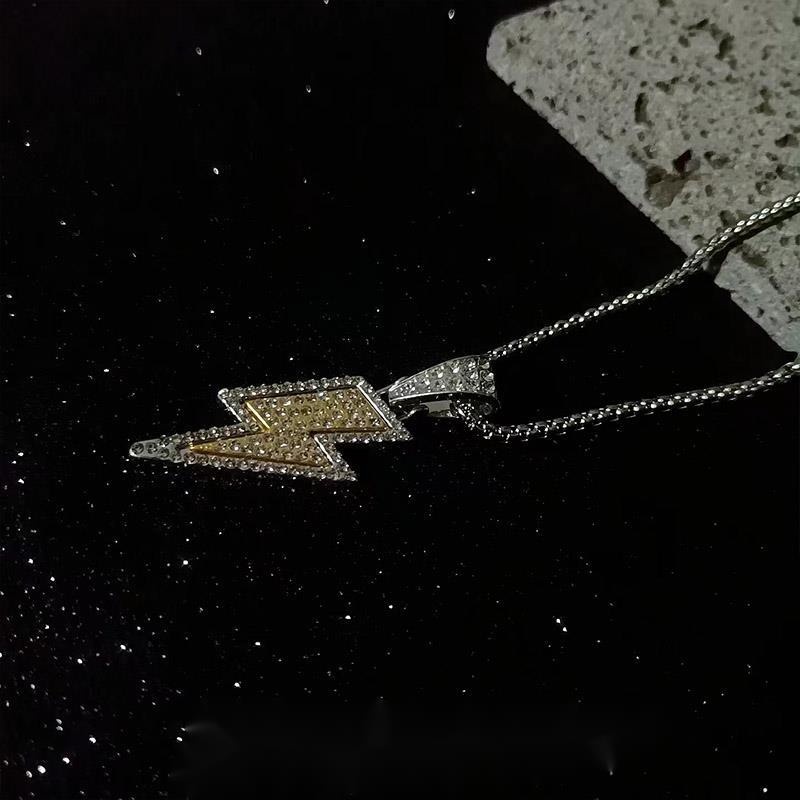 Vòng cổ Thép Titan Đính Kim Cương Phong Cách hip hop Đường Phố Cá Tính Cho Nam Và Nữ