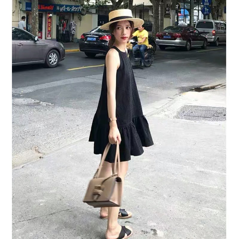 [ẢNH&VIDEO THẬT CUỐI] Đầm yếm đuôi bèo mát mẻ Trắng Đen