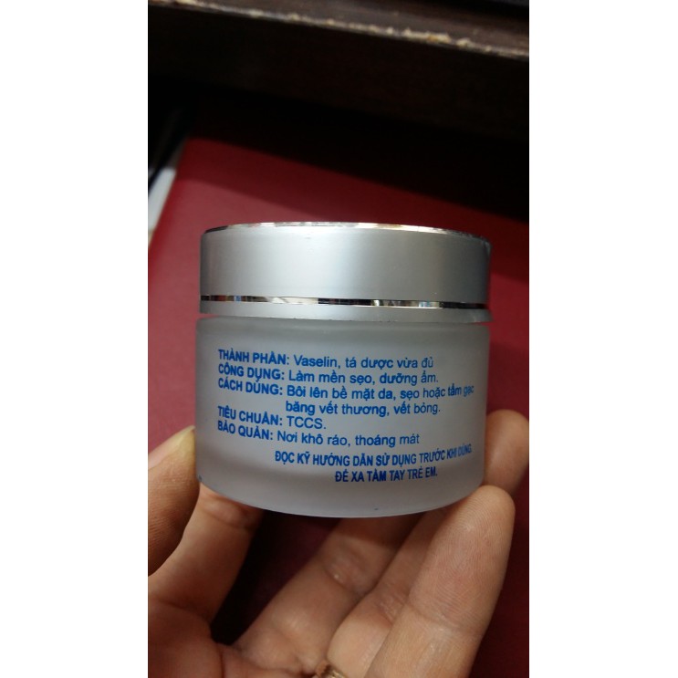 Kem dưỡng làm mềm da Vaseline Viện bỏng 50gr mẫu mới