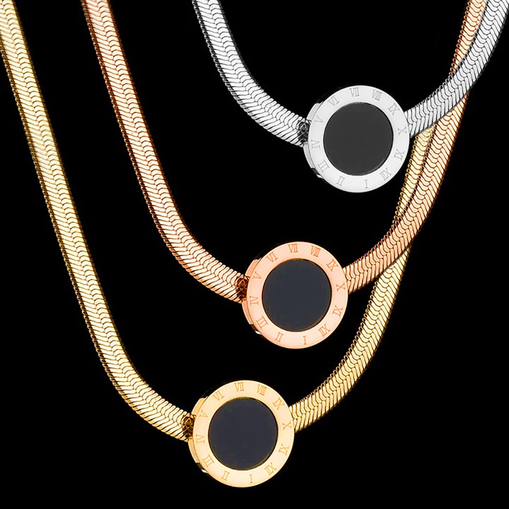 Dây chuyền titan kiểu mì dẹp mặt tròn la mã siêu đẹp bền màu, hợp thời trag đem lại sự sang trọng quý phái cho người đeo