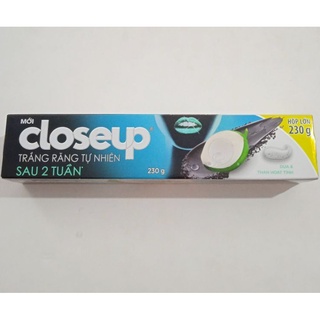 Kem đánh răng Closeup Trắng Răng Vị Dừa 230g