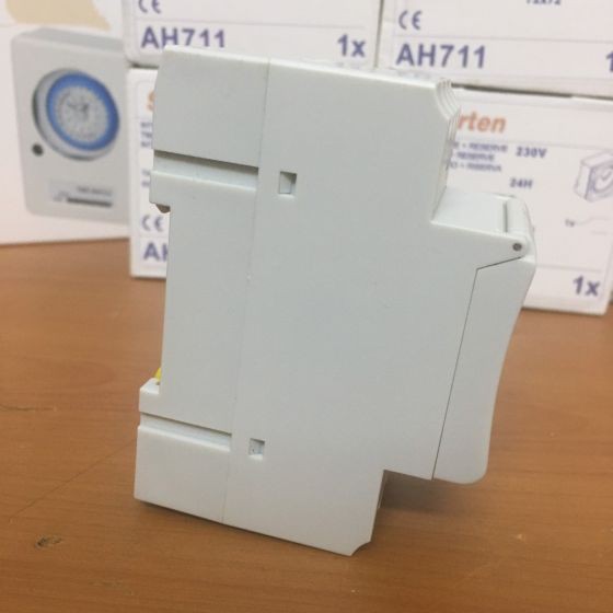 CÔNG TẮC THỜI GIAN (TIMER) 24H AHC15A