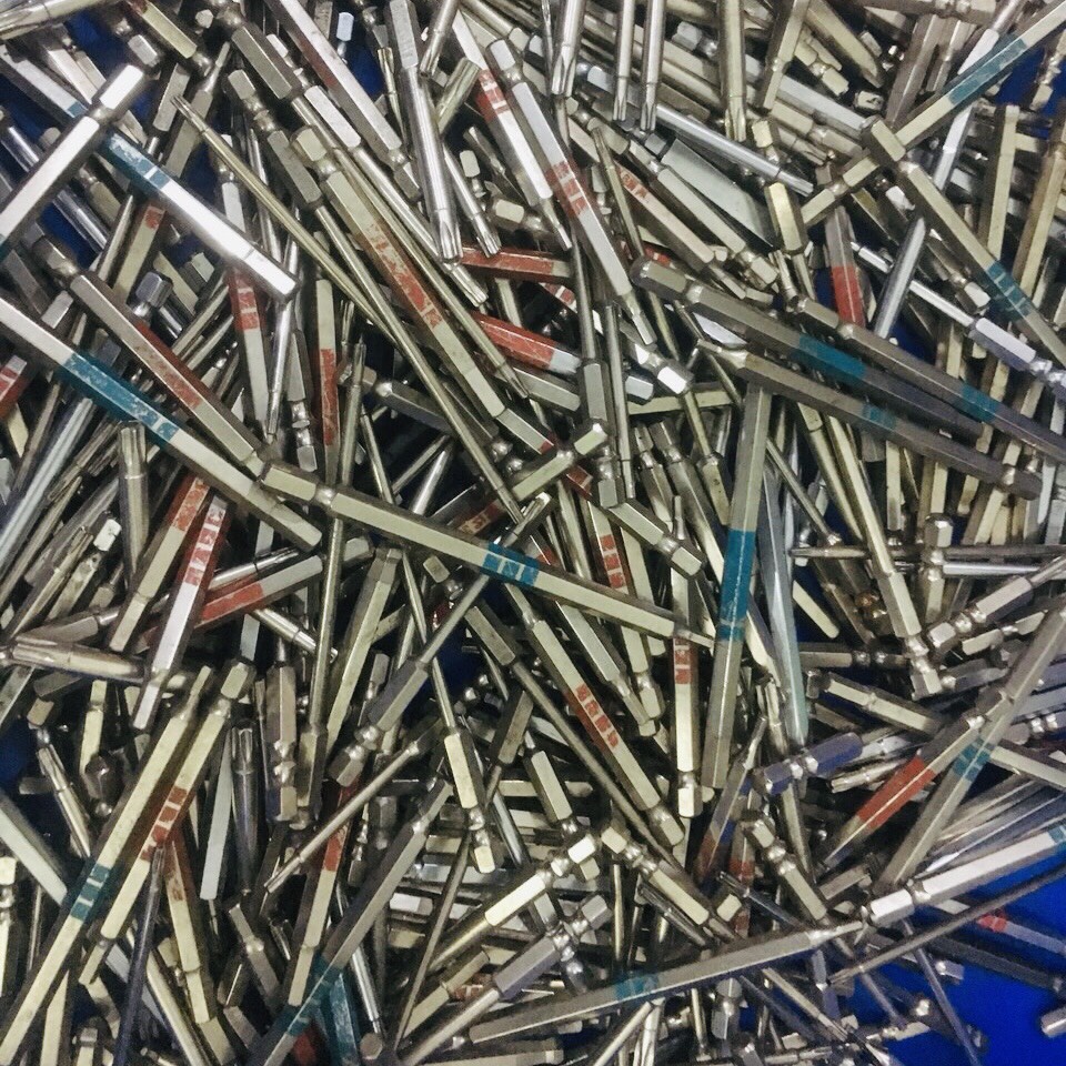 Mũi vít hoa thị có lỗ T10 EIGHT - Japan, 10cm chân lục giác.