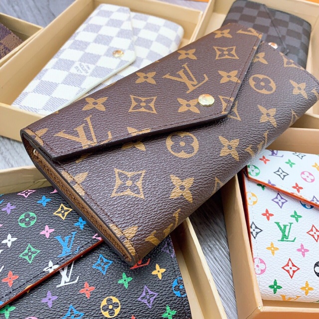 Ví kẻ full box hottrend 2019