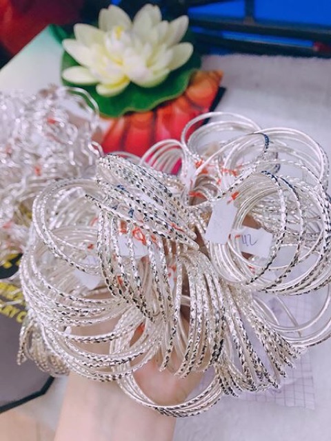 Vòng tuần bạc cho bé