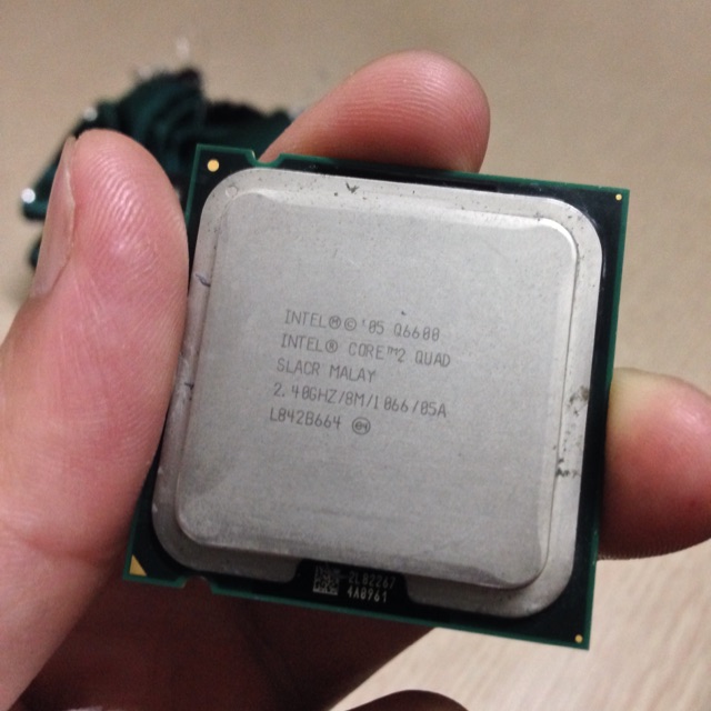 CPU 4 nhân Q6600 2.4ghz x 4, L2 8MB, socket 775