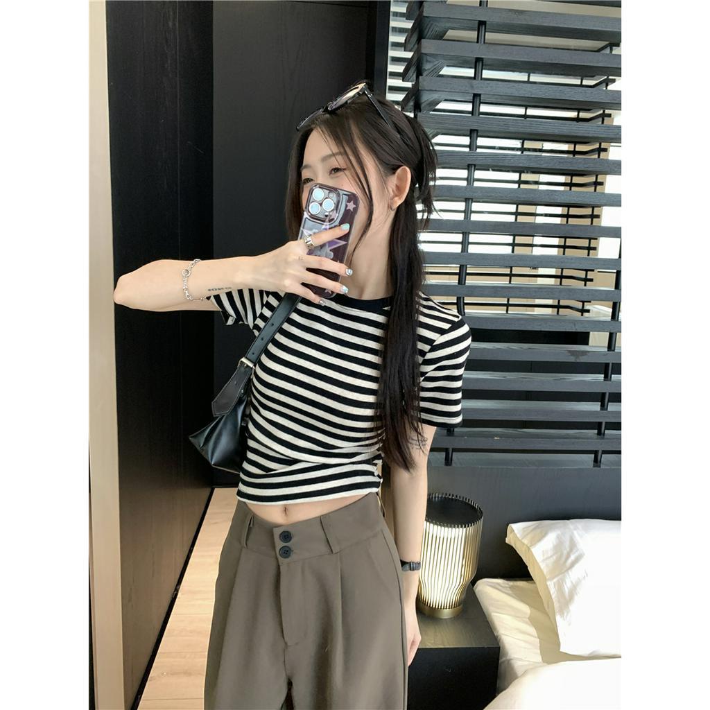 qkoole  Áo Thun Nữ Ngắn Tay Sọc Ngang Thời Trang Hàn Quốc