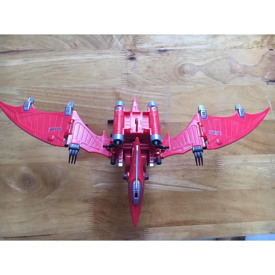 Zoids Storm Sworder có động cơ chính hãng Tomy