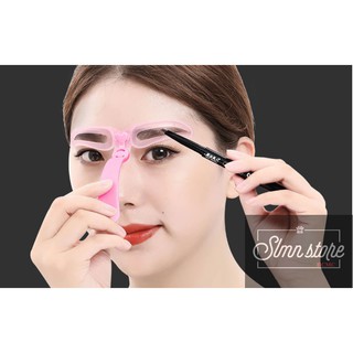 Bộ 4 khuôn kẻ chân mày cầm tay nhiều kiểu tiện lợi.