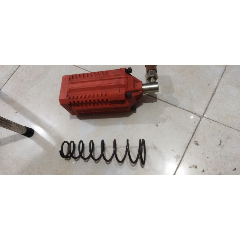 Lò xo bầu hơi chế kích con đội hơi nâng gầm xe ô tô tải