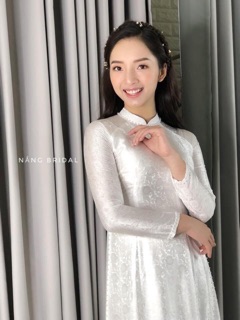 Áo dài gấm đính trai