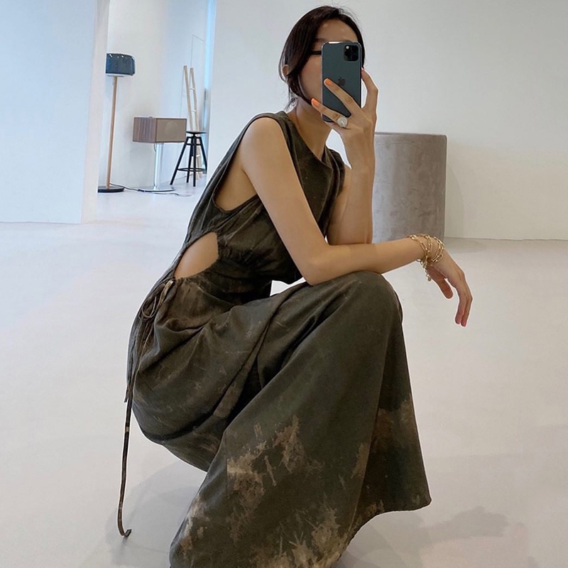 Đầm Maxi khoét eo dài nâu họa tiết độc lạ