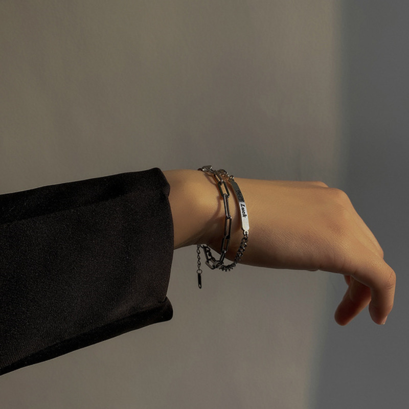 Vòng tay dây xích 19956 hai lớp bằng thép titan phối mặt chữ kiểu hip hop đường phố