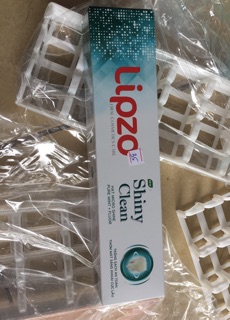 Kem đánh trắng  răng lipzo