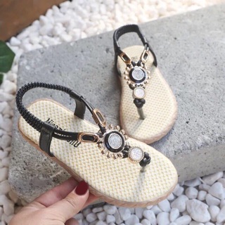 Dép xỏ ngón đính đá cho bé