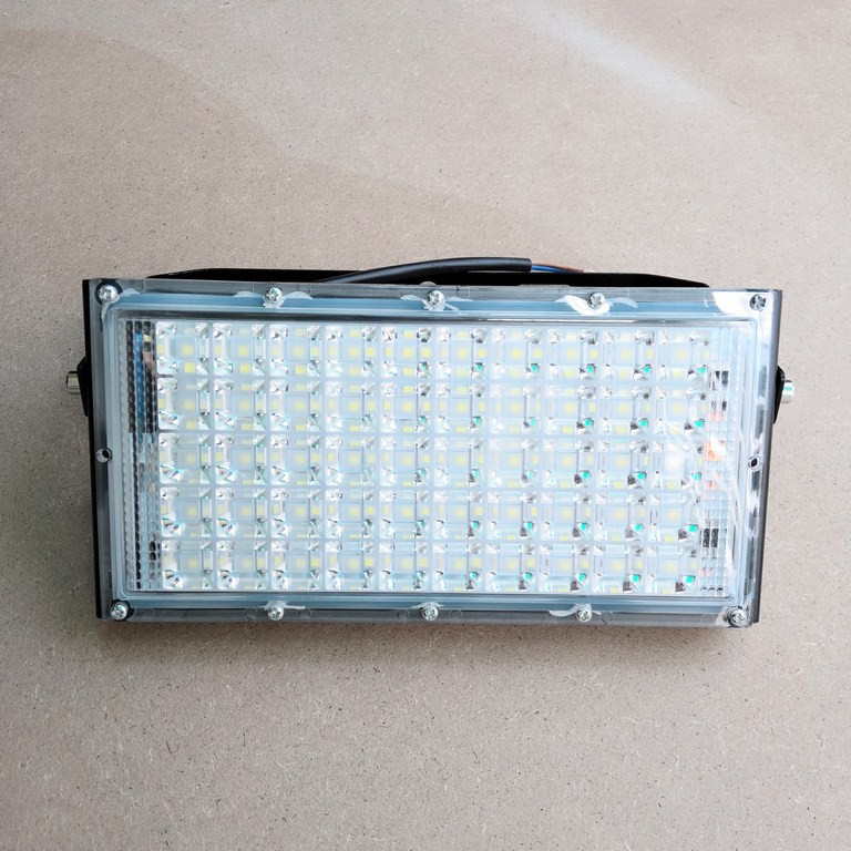 Đèn Led Pha 50W ngoài trời chống nước IP66 220V