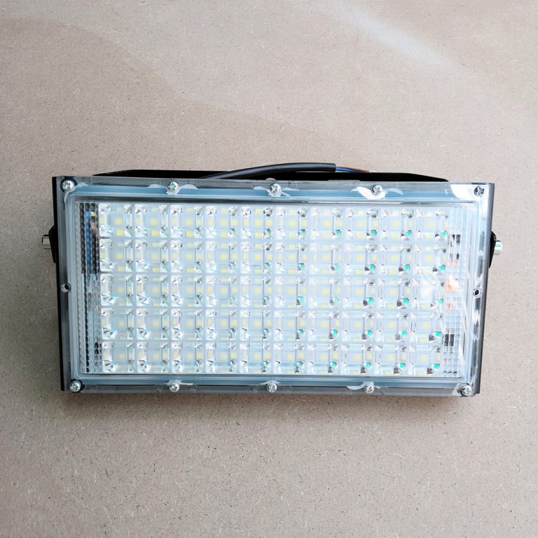 Đèn Led Pha 50W ngoài trời tiết kiệm điện 220V