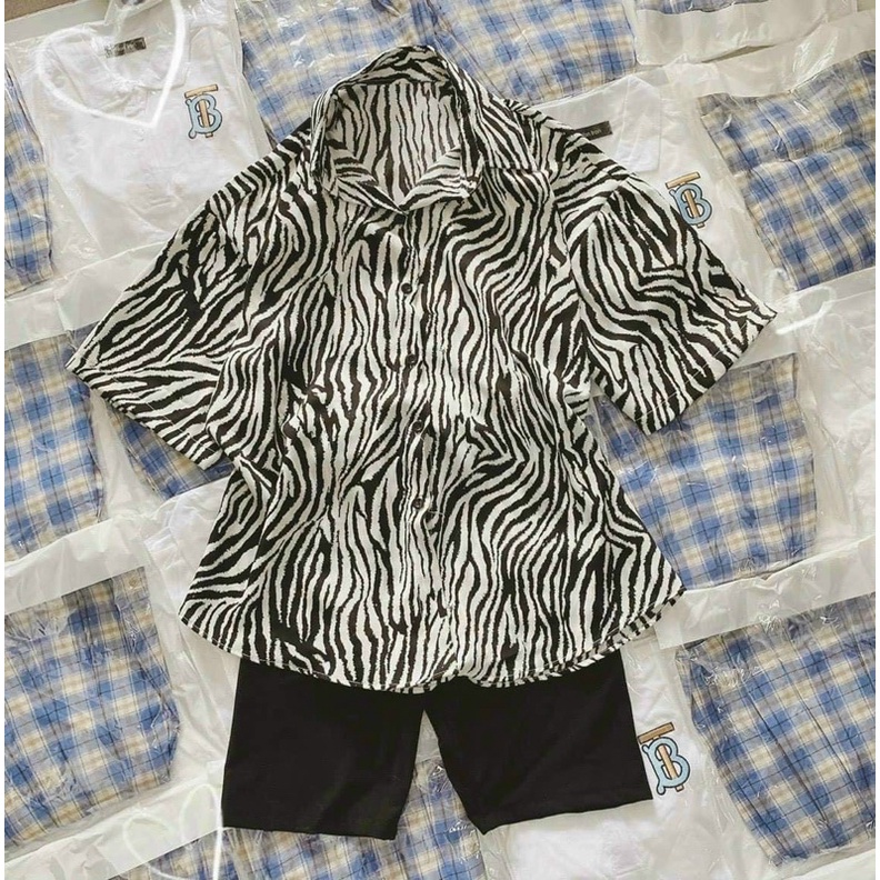 Set áo sơ mi hoạ tiết vằn kèm quần leggin