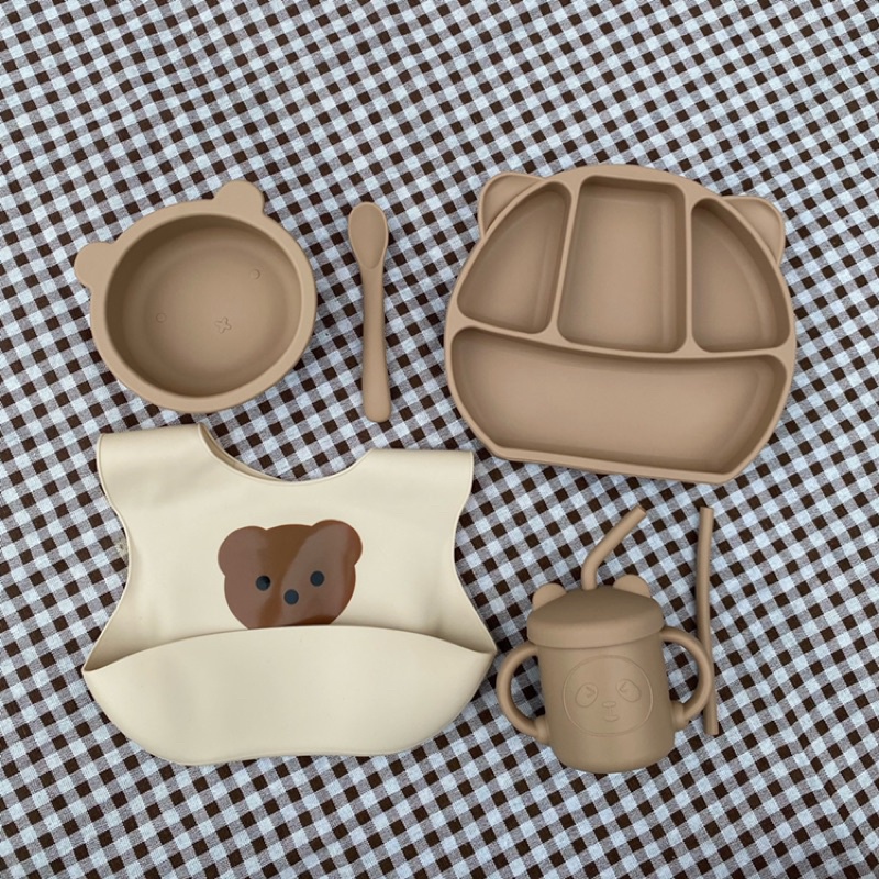 Set ăn dặm silicon cho bé: yếm gấu brown, bát chống lật, khay 4 ngăn, cốc tập hút gấu