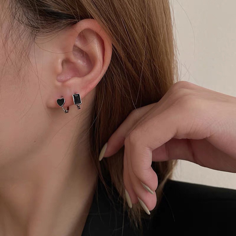 Khuyên tai mặt màu đen dễ thương kiểu dáng tùy chọn thiết kế đơn giản xinh xắn cho bạn nữ