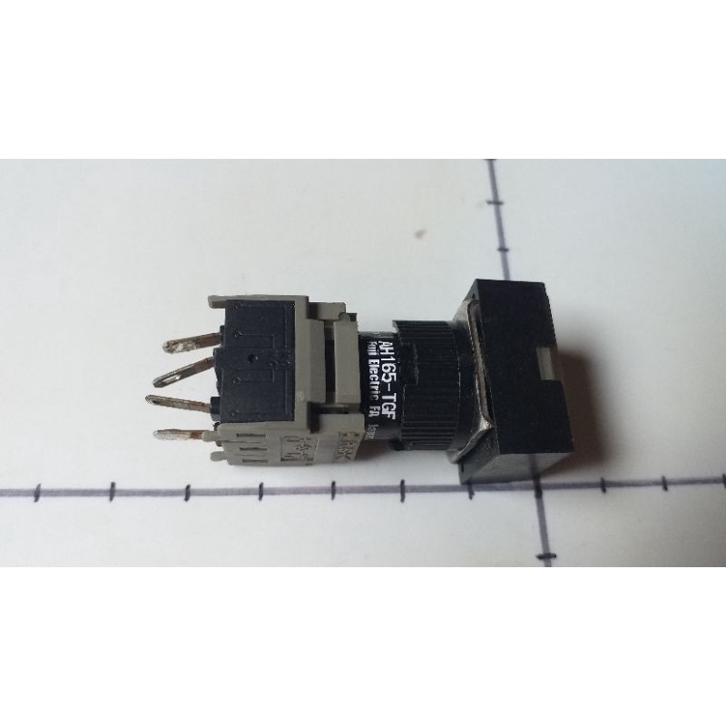 Nút nhấn mặt Chữ Nhật phi 16mm Fuji Japan AH165-TGF AH165TGL