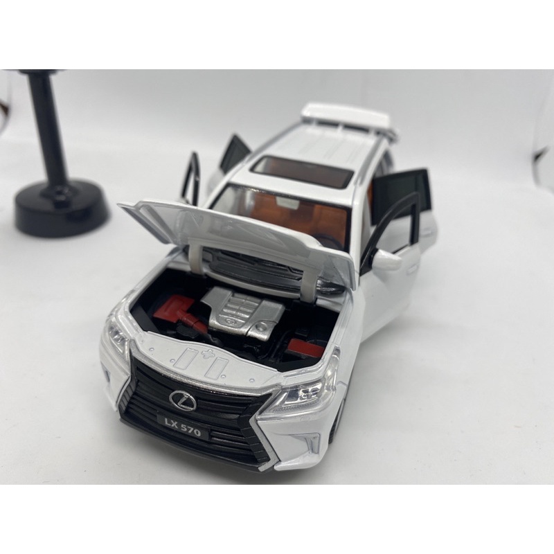 Mô hình xe Lexus Lx570 SUV tỉ lệ 1:32 hãng JACKIEKIM màu trắng