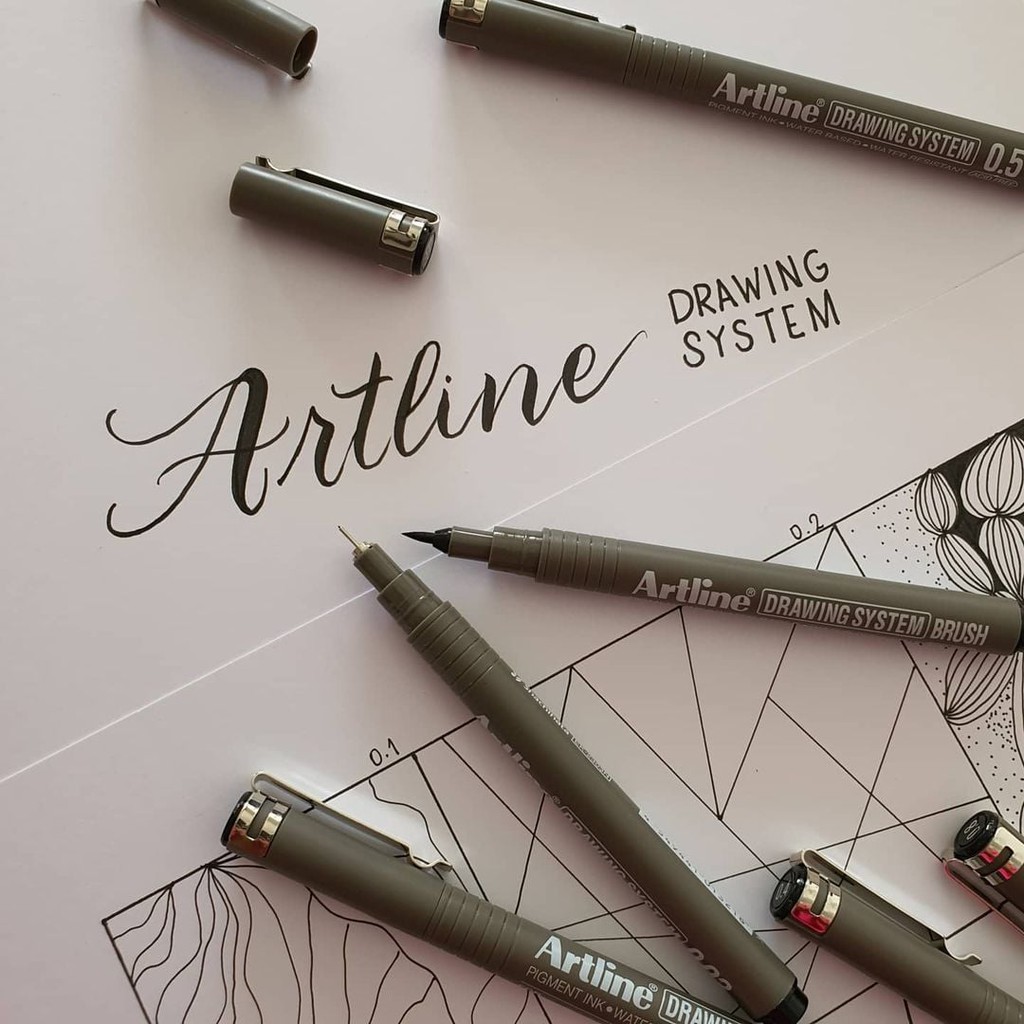 Bộ bút vẽ kỹ thuật Artline màu đen ngòi 0.03 - 0.8mm và ngòi Brush