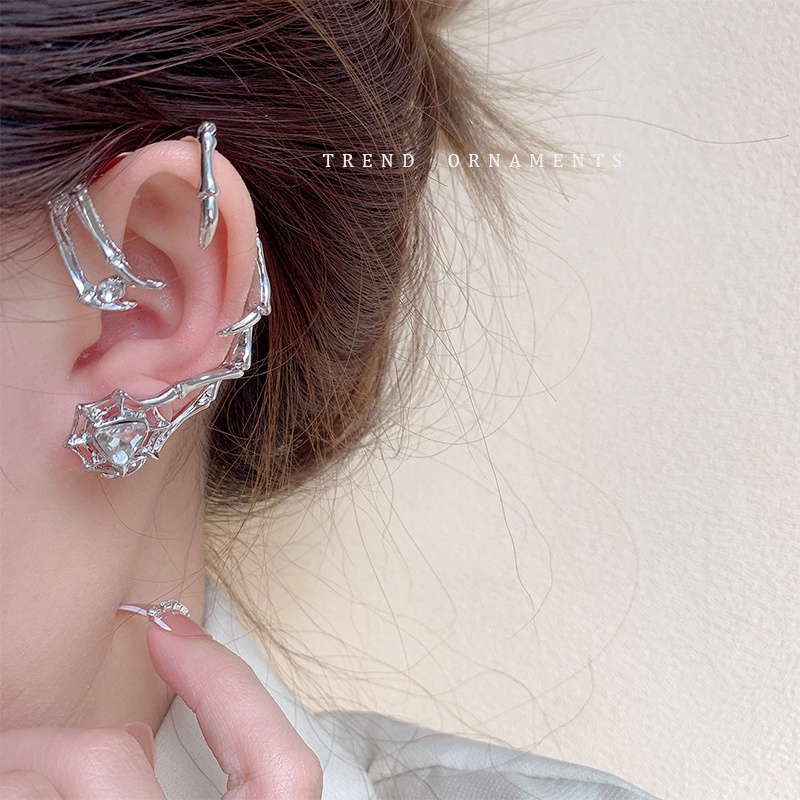 Bông Tai Kẹp Vành Bằng Kim Loại Hình Mạng Nhện Phong Cách retro Cá Tính Dành Cho Nữ