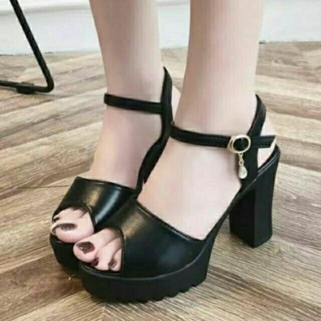 Giày Sandal (kéo qua phải xem ảnh thật)