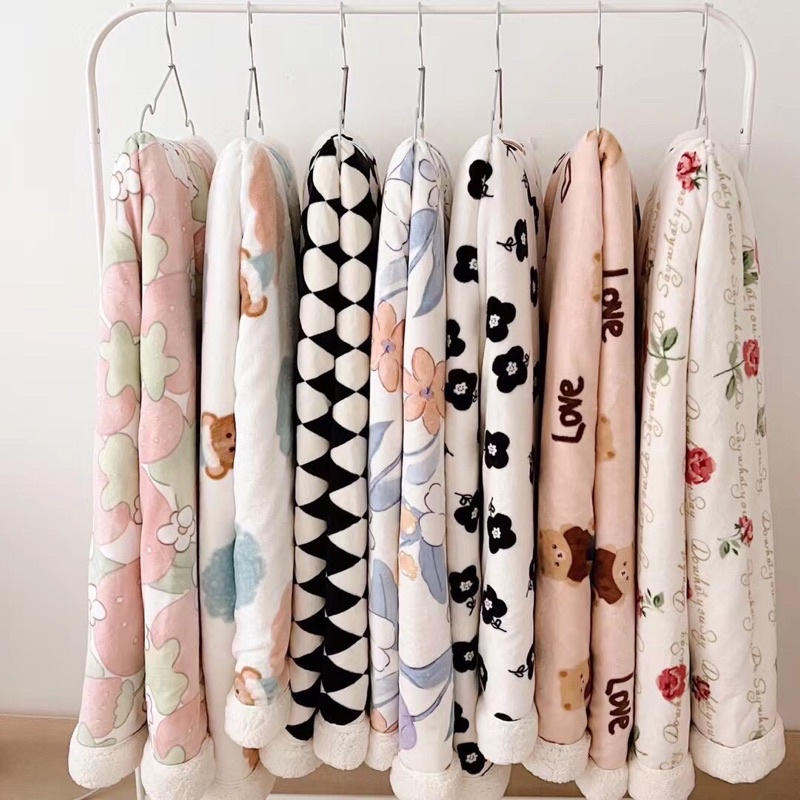 Chăn cừu hoạ tiết Disney cao cấp có khoá kéo lồng được ruột cao cấp