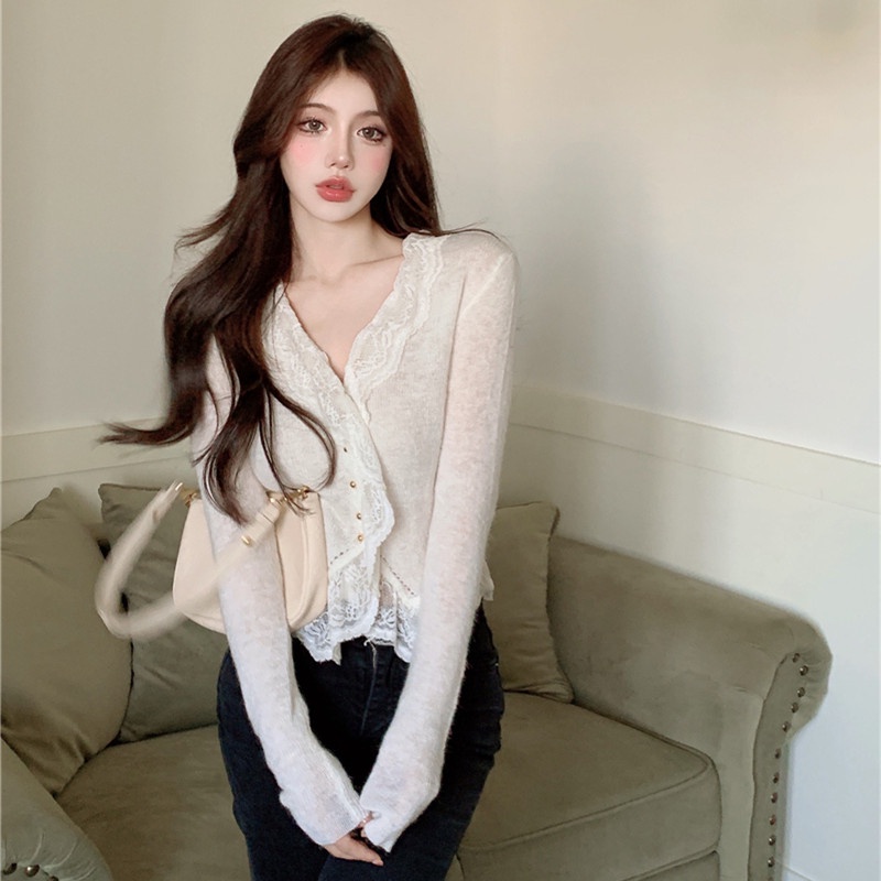 Áo kiểu tay dài phối ren hoa thiết kế hợp thời trang