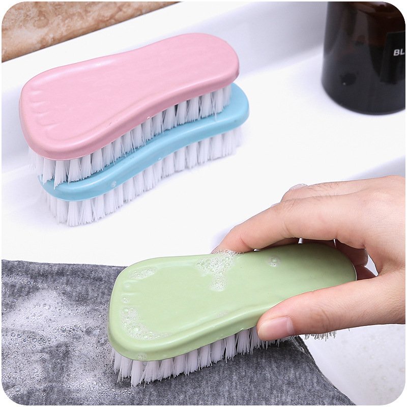 Bàn chải giặt đồ quần áo mẫu HÌNH BẢN CHÂN bằng nhựa bền