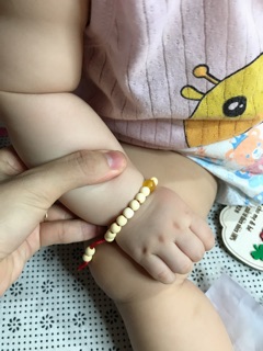 Vòng dâu tằm cho bé