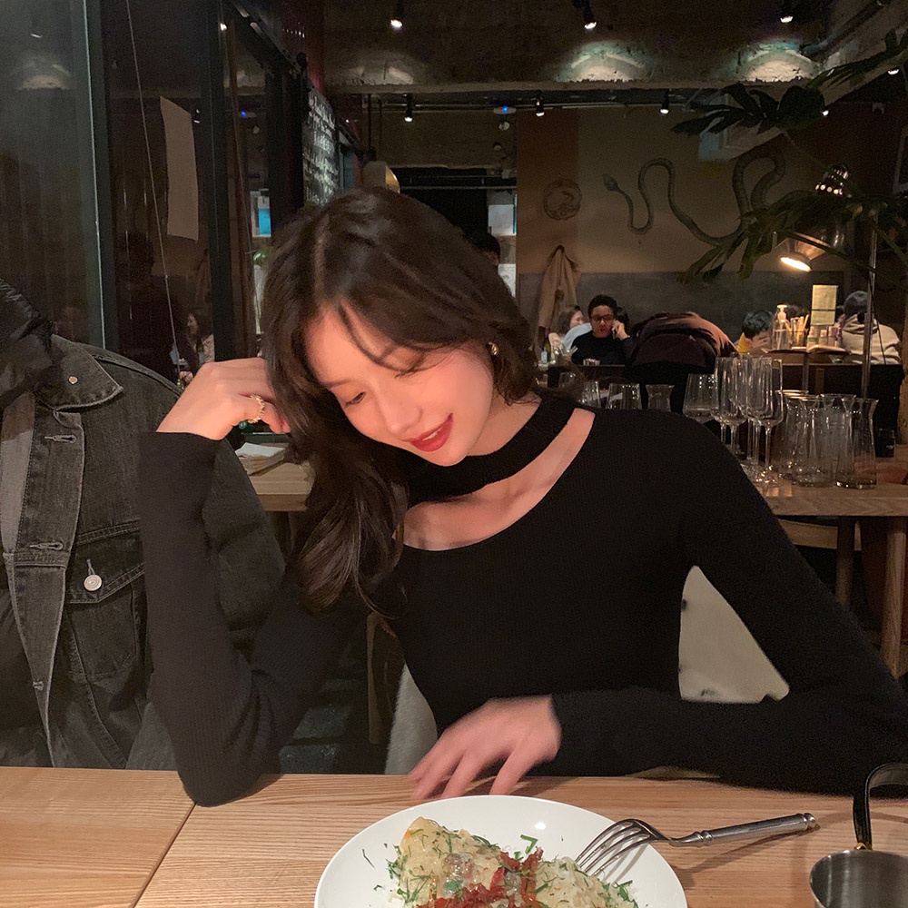 QKOOLE  Áo len tay dài màu đen dáng ôm phong cách Hàn Quốc thời trang cho nữ