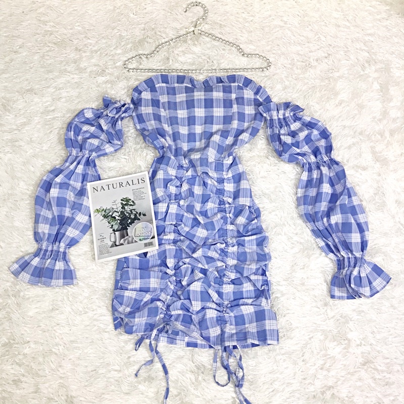 Đầm caro màu xanh blue nhún rút trễ vai bo tay xinh
