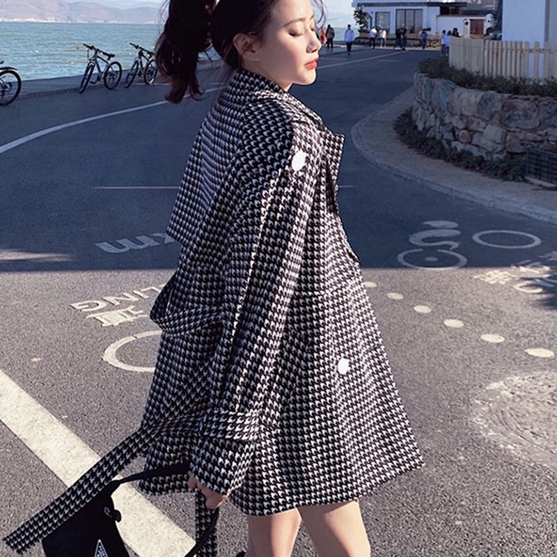 Áo khoác IELGY họa tiết răng sói trắng đen cá tính cho nữ