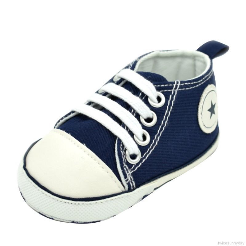 Giày thể thao mềm mại dùng cho trẻ nhỏ